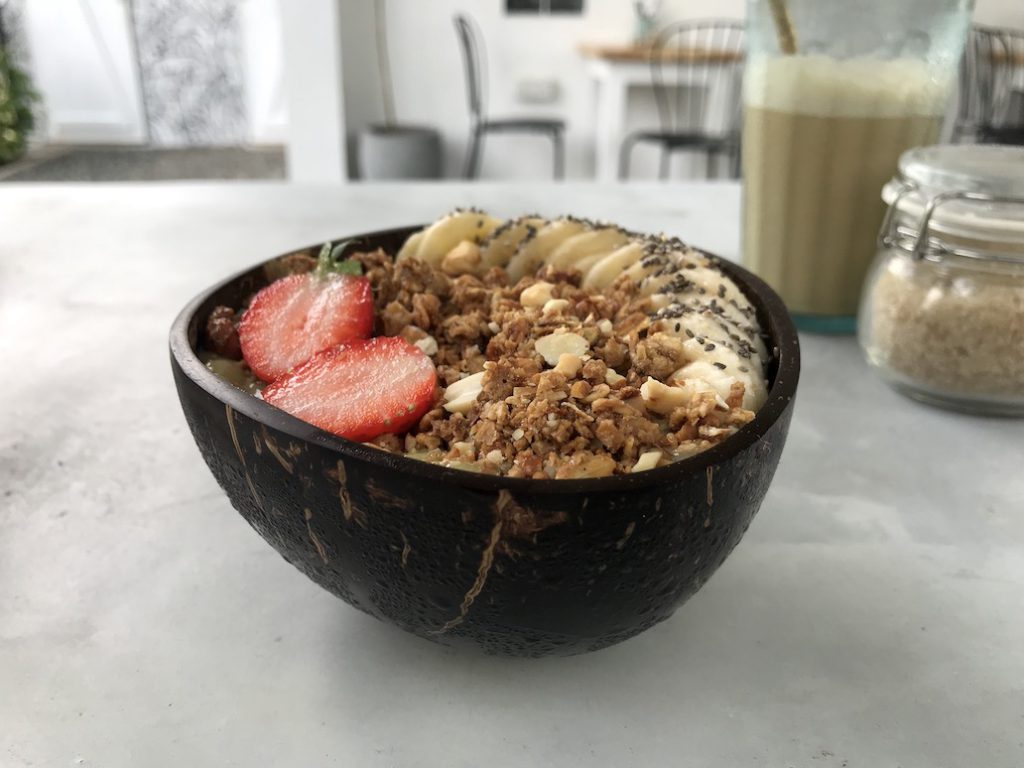 smoothie bowls in Mirissa, Sri Lanka