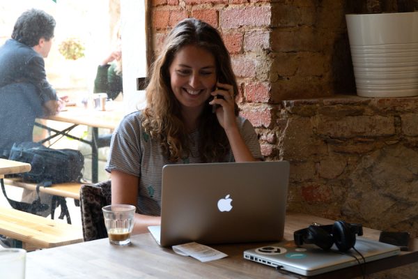 Op reis een simkaart kopen: waarom & hoe je dat doet