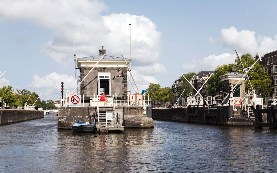 Vervreemden mooi zo schieten Slapen in een brugwachtershuisje in Amsterdam: een unieke overnachting