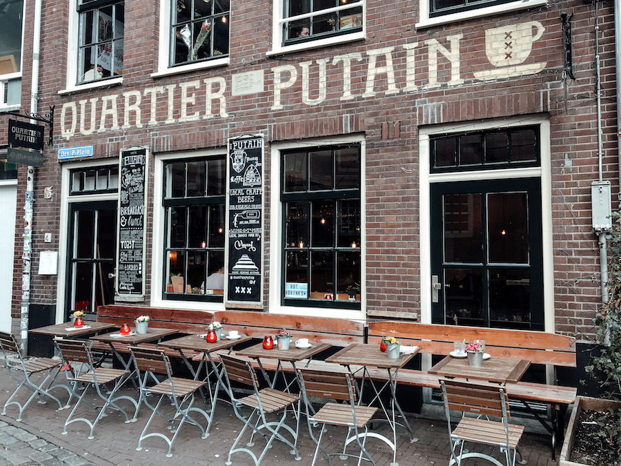Koffie hotspot Quartier Putain op de Wallen in Amsterdam