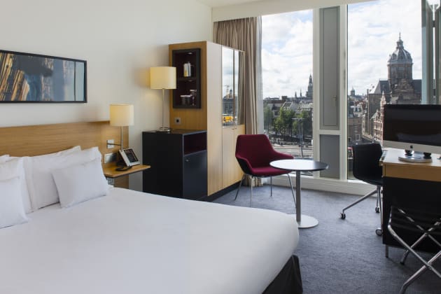 DoubleTree by Hilton Hotels in Amsterdam: hotel met uitzicht over stad in Nederland