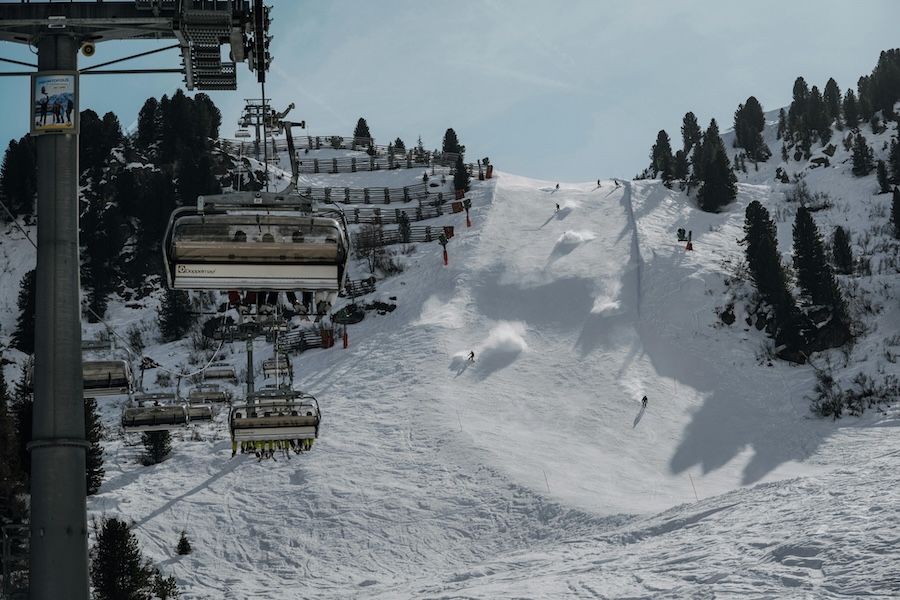 Wintersport met vrienden: zo maak je er een relaxte groepsreis van