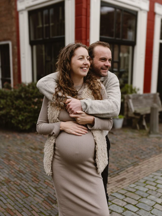 Het zit erop: 6 maanden zwangerschapsverlof! Waarvan bijna 5 maanden met m’n kleine meisje. Het grootste cadeau dat ik mezelf en haar heb kunnen geven, want wat was dit genieten. Om haar te zien ontwikkelen van een ieniemini’tje tot een baby die vanalles kan. En om mezelf de tijd te geven om te wennen aan mijn nieuwe rol als moeder.

We gaan weer een nieuwe fase in en stiekem vind ik dat best moeilijk - ondanks dat het ook juist kriebelt om weer aan het werk te gaan. Gelukkig bepaal ik als zzp’er m’n eigen uren en kan ik het rustig opbouwen!

Het einde van mijn verlof betekent ook dat ik hier [en op girlonthemove.nl] weer meer over reizen ga delen. Zo zijn we net terug van een heerlijke vakantie naar Jávea & Valencia, en staan er alweer een aantal volgende tripjes op de planning - waaronder zelfs een mini solo trip! Verzoekjes? Let me know!
